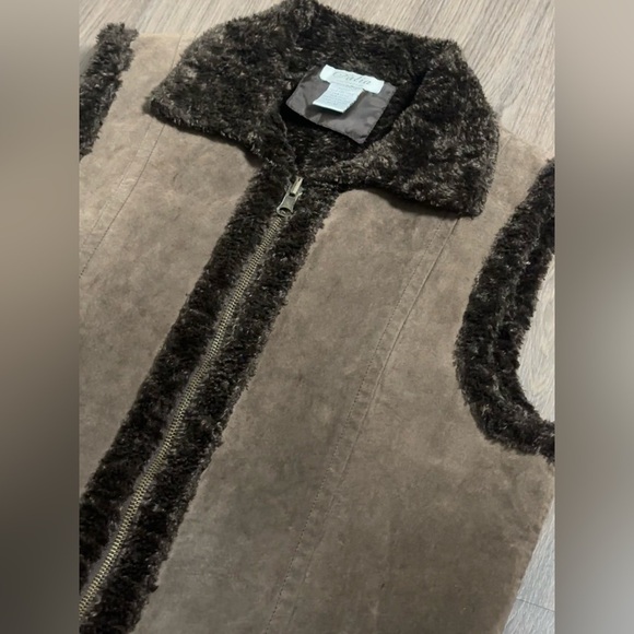 Dalia Reversible Suede & Leather Vest - Picture 2 of 9